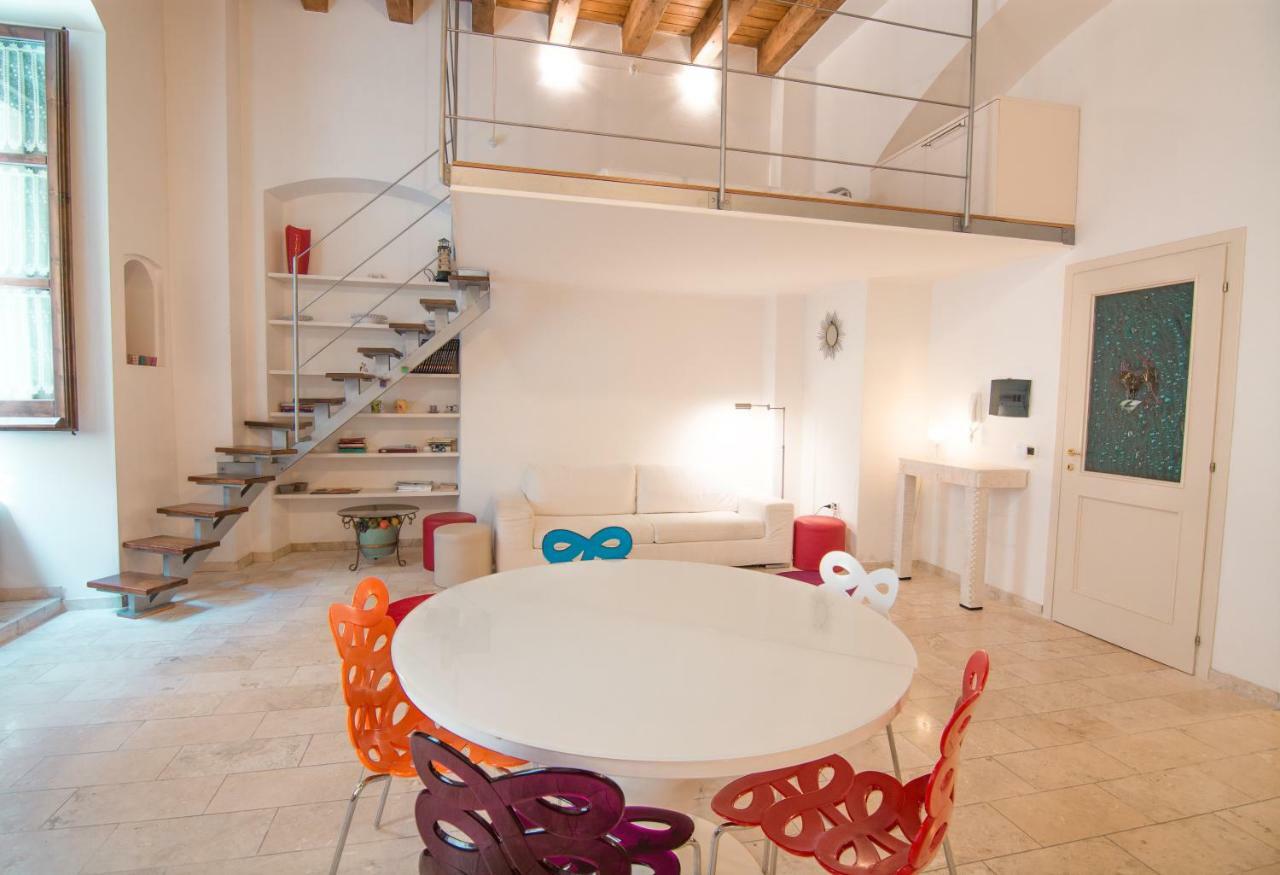 Modern Apartment In Historic Building Cagliari Eksteriør bilde